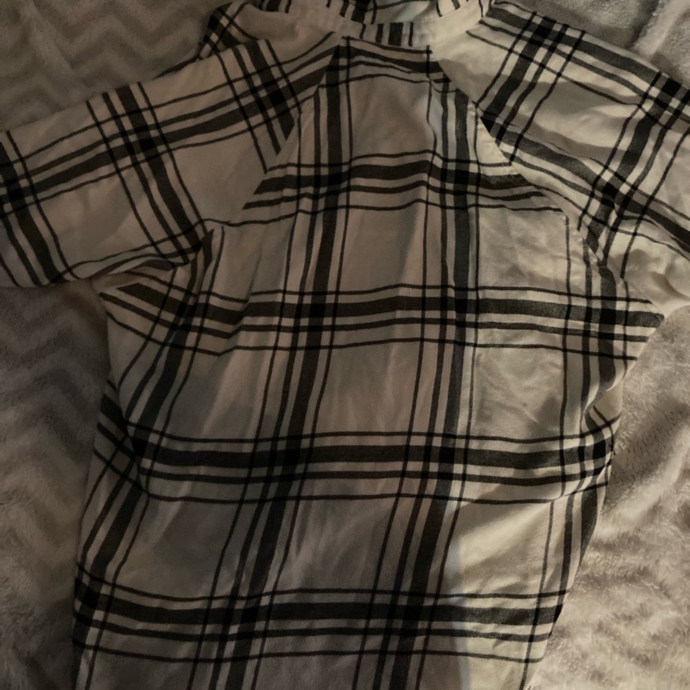 Black and white button up flannel only worn once